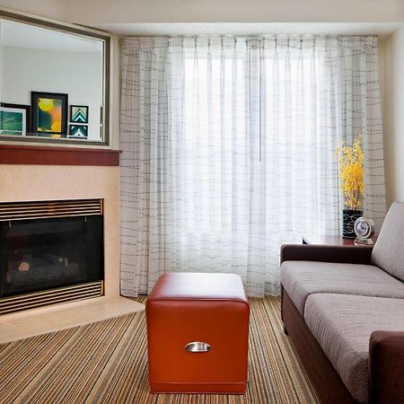 Residence Inn By Marriott Houston The Woodlands/Lake Front Circle Oda fotoğraf
